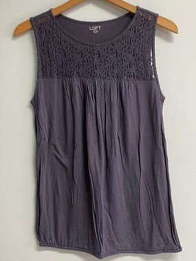 LOFT SLEEVELESS TOP - MEDIUM
